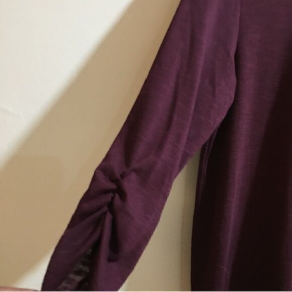 Apt.9 Round bottom Rouched quarter sleeve top - Picture 2 of 7